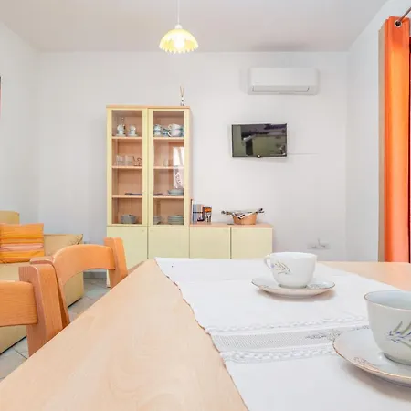 Holiday home Bifamiliare 2 *